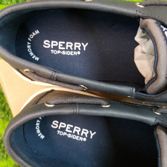 Sperry - Picture 3 of 4